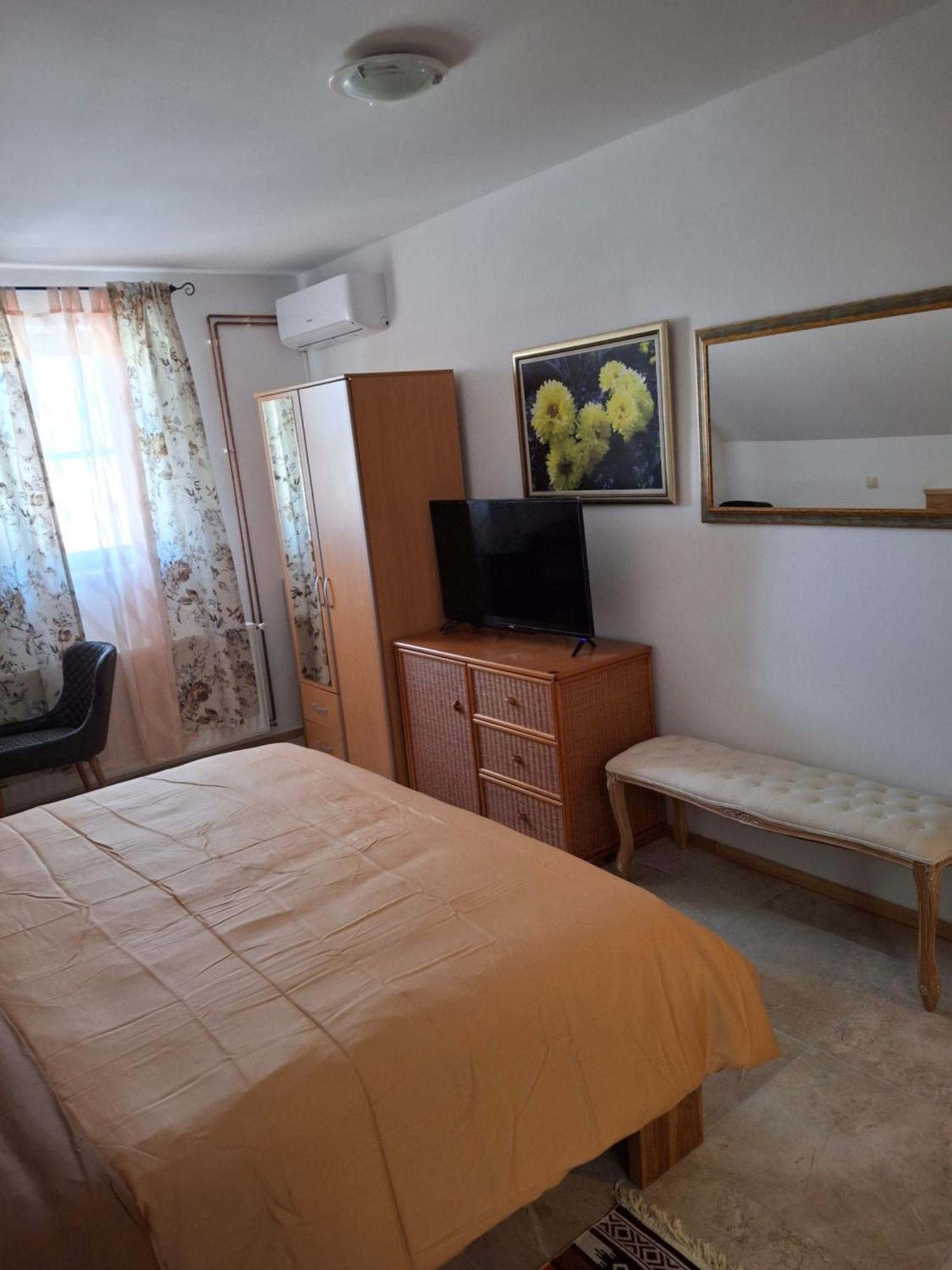 Hotel House Izvor Jezerce Esterno foto